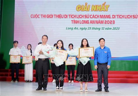 “Chuyển động Vùng” của Minh-Triệu: Một cuộc cách mạng văn hóa thanh niên hay chỉ là trào lưu nhất thời?