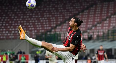 Zlatan Ibrahimović: Chuyến Phiêu Lưu Tàn Bạo Về Thập Niên 2010 của Milan Rossoneri