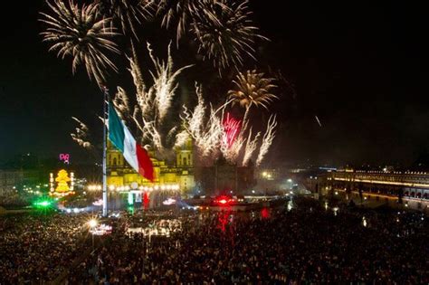  Zócalo Takeover: A Festive Celebration Gone Viral, Sparking Debates About Tradition and Modernity